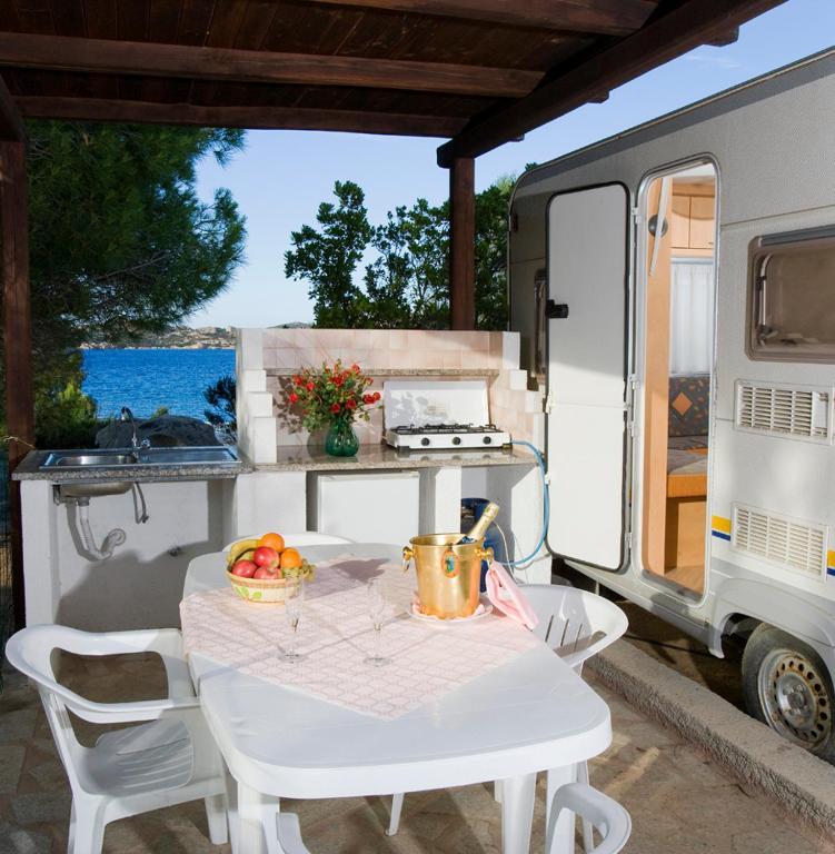 Camping Baia Saraceno Hotel Palau Room photo